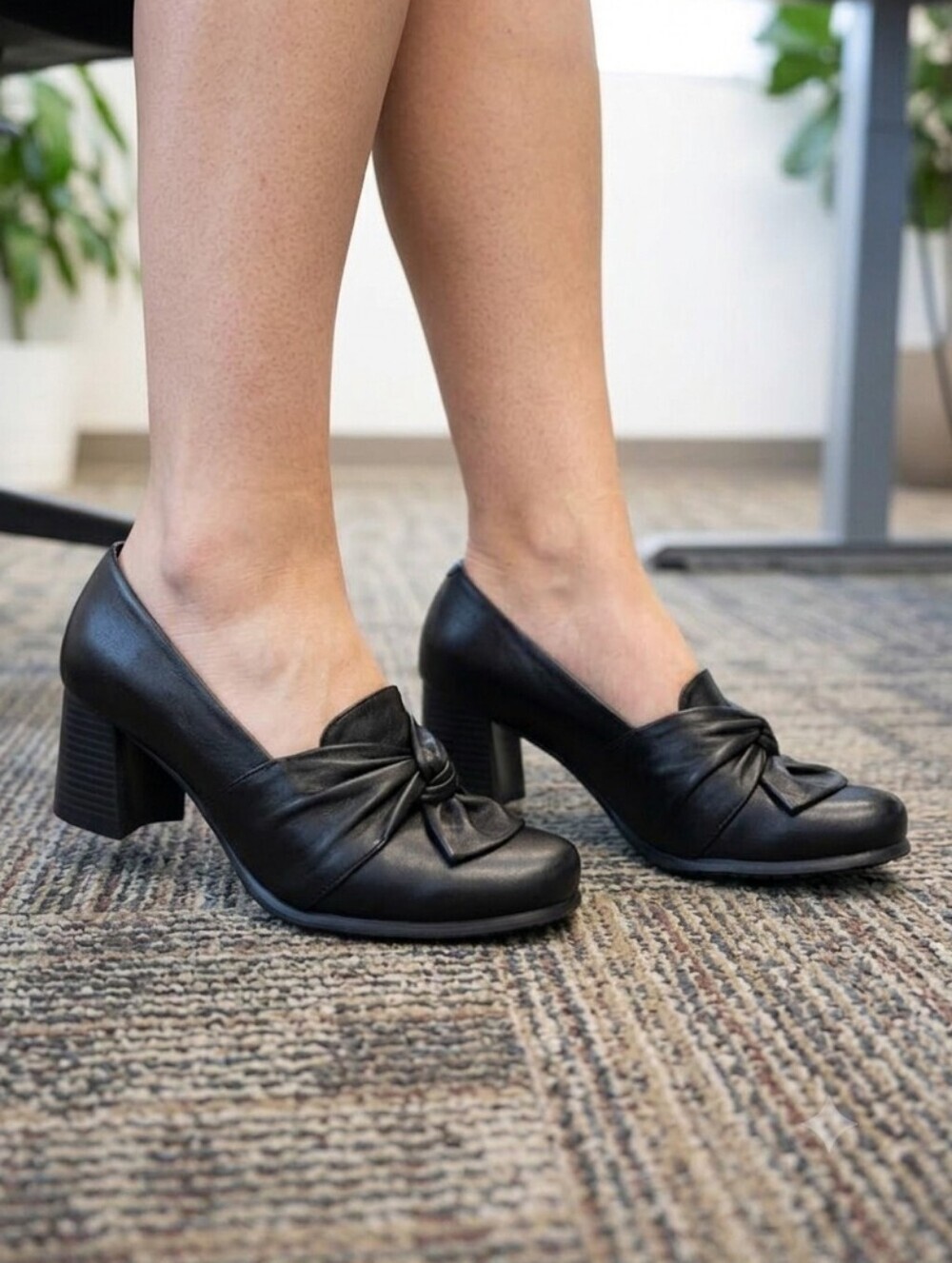 Spring Step Tamica-B Black Leather Knotted Bow Block Heel Pumps EU 38 (US 7.5-8)